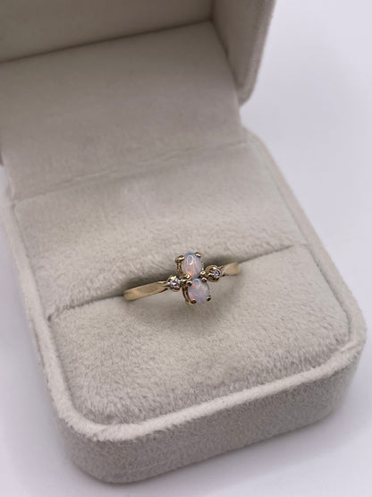9ct gold opal and diamond ring
