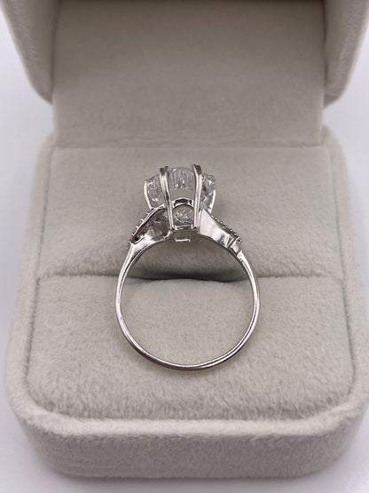 9ct white gold topaz ring