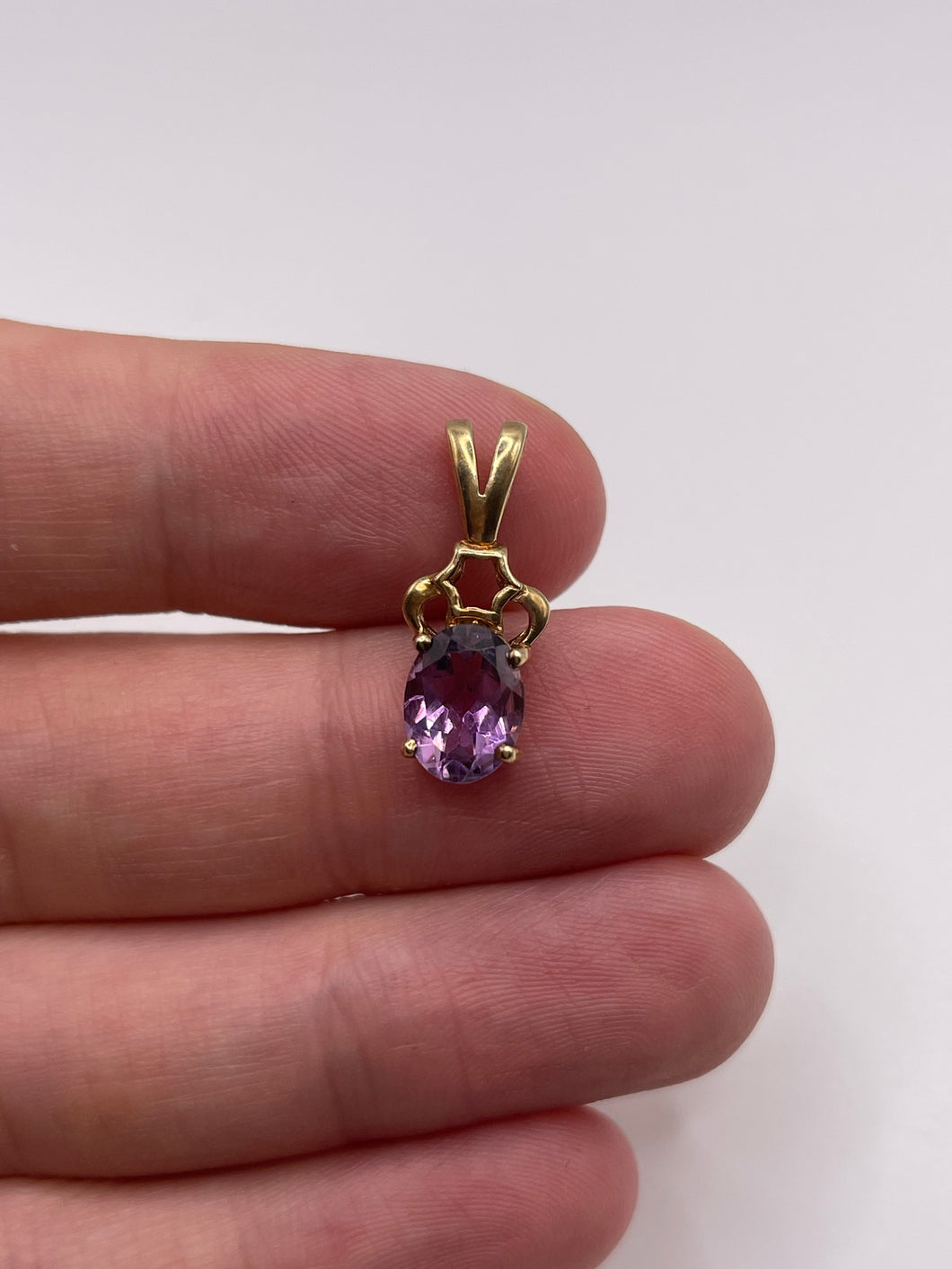 9ct gold amethyst pendant