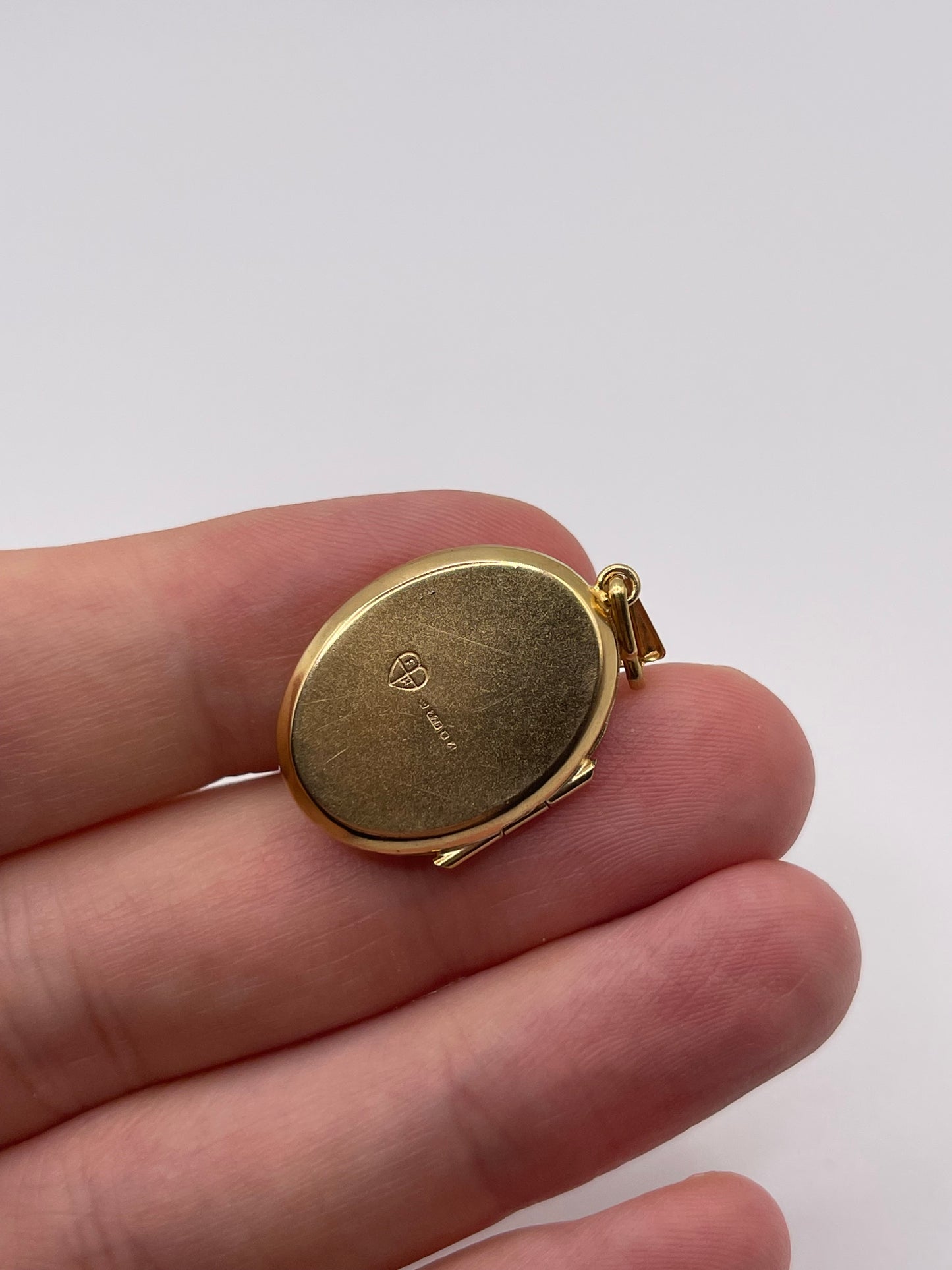 9ct gold locket