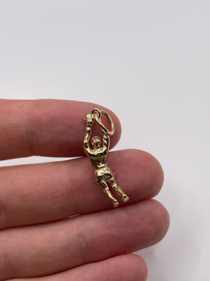 9ct gold basketball player charm
