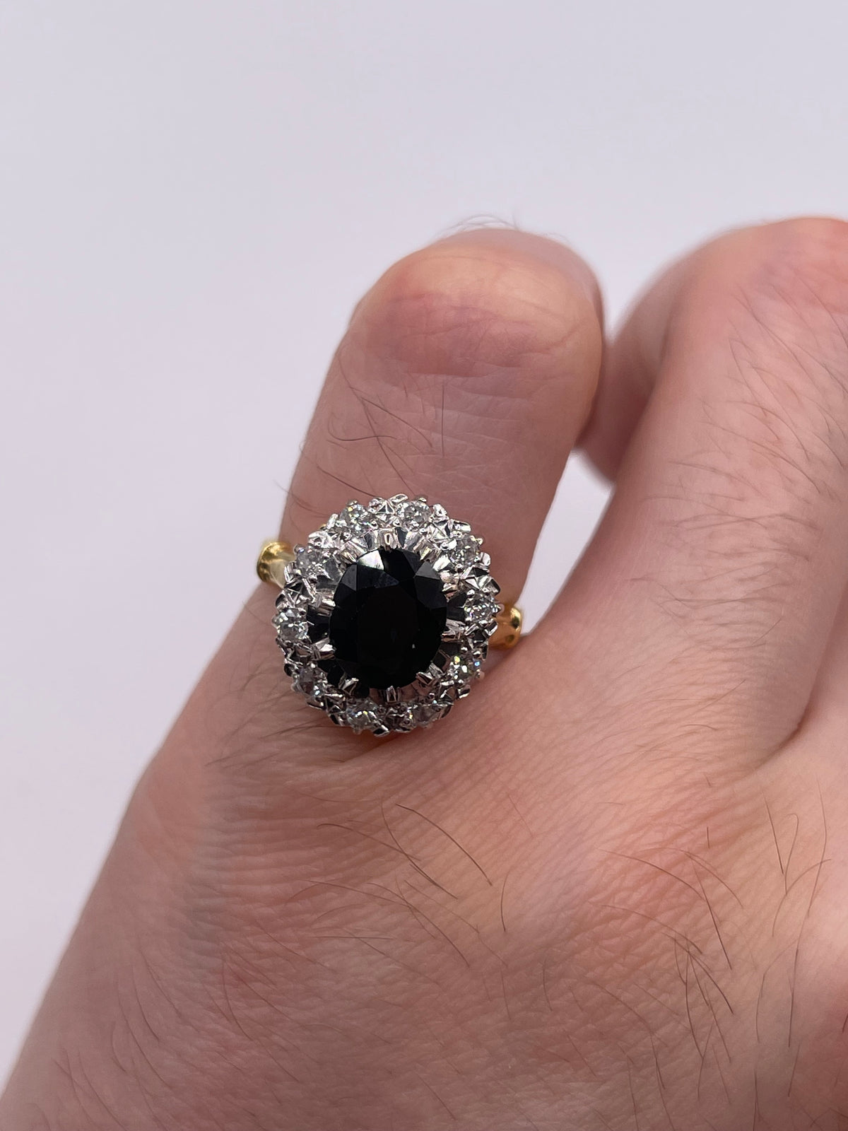 18ct gold sapphire and diamond ring