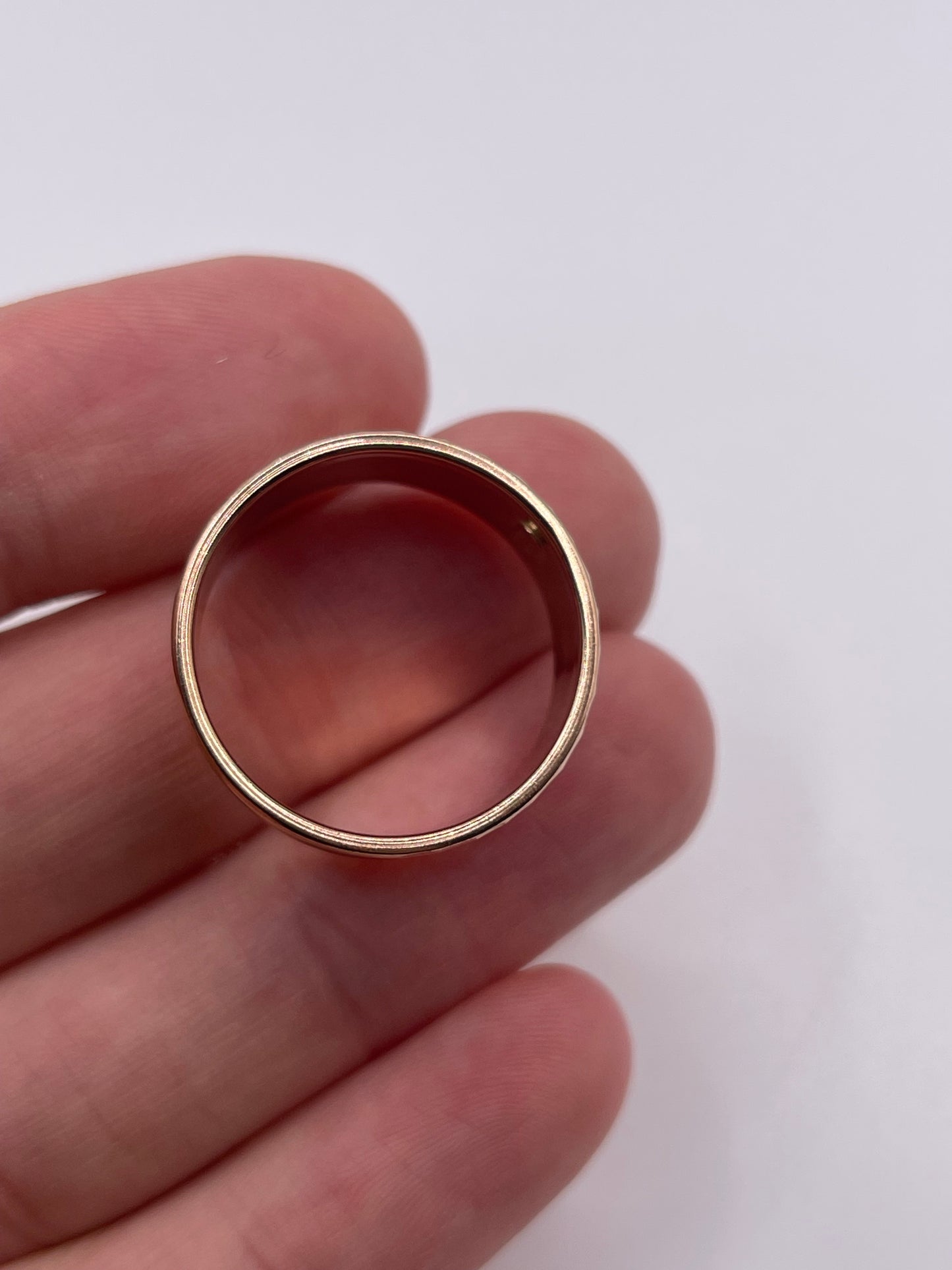 9ct rose gold patterned band