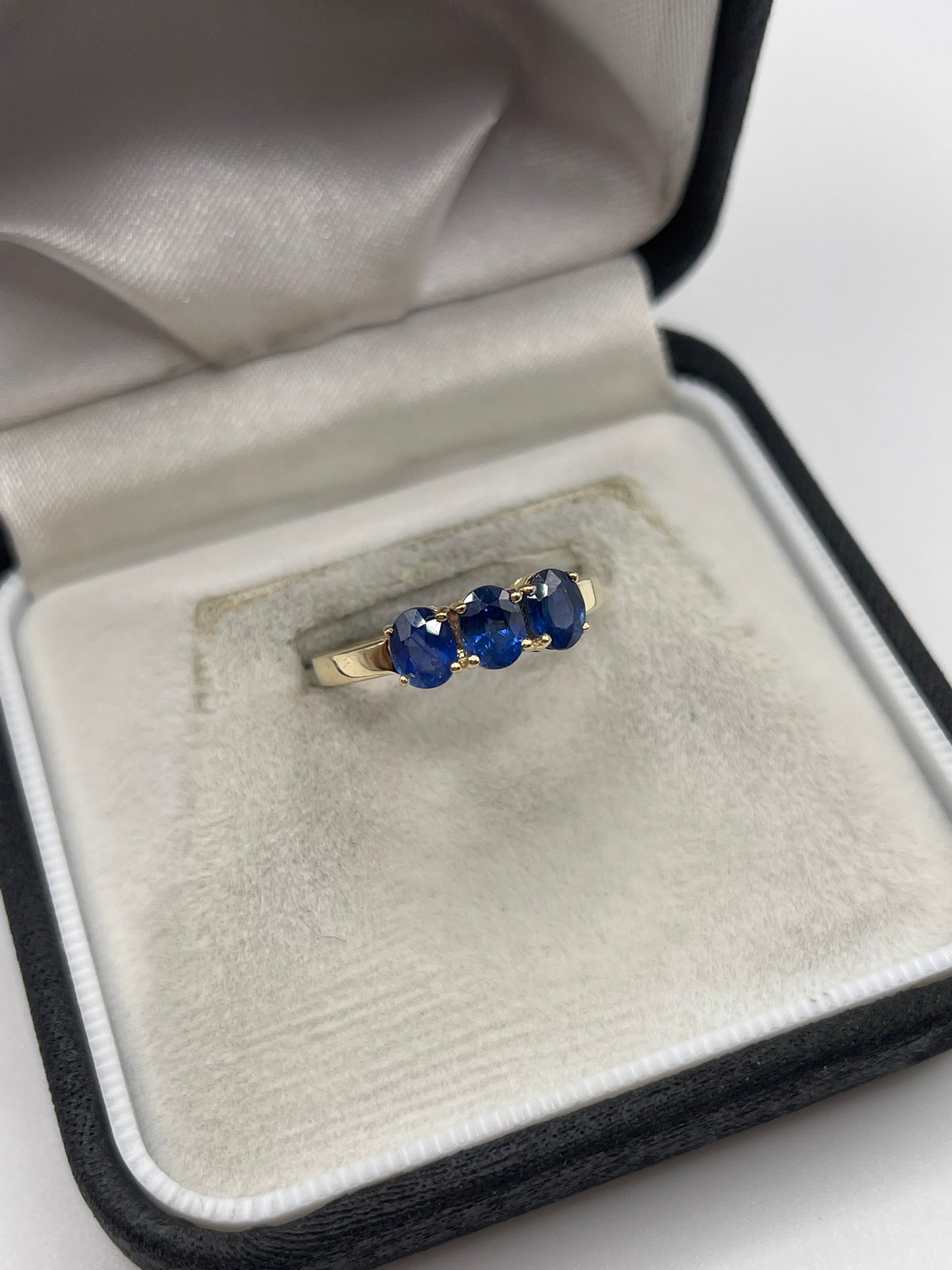9ct gold kyanite ring