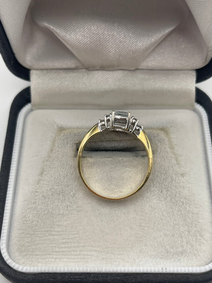 18ct gold aquamarine and diamond ring