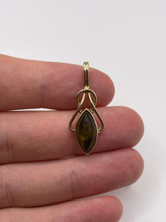 9ct gold amber pendant
