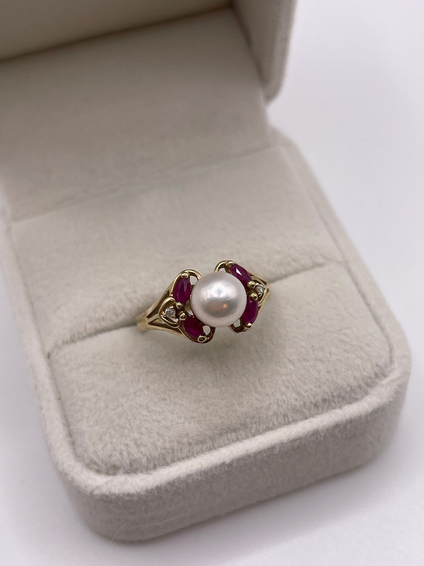 9ct gold pearl, ruby and diamond ring