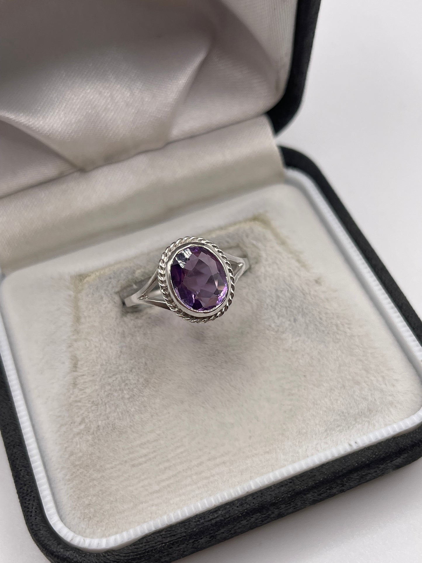 9ct white gold amethyst ring