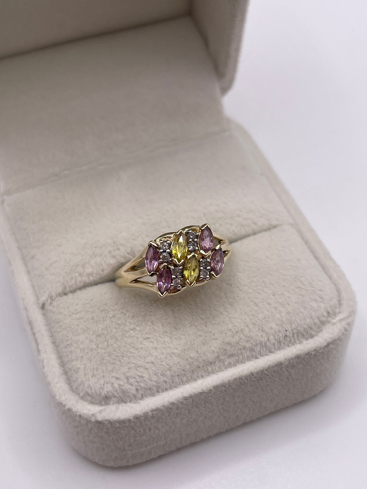 9ct gold sapphire and diamond ring