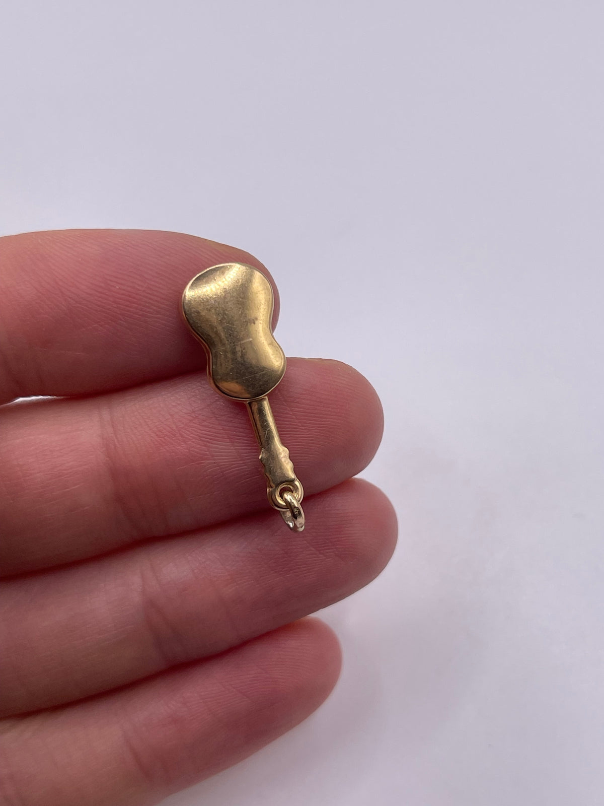 9ct gold guitar charm
