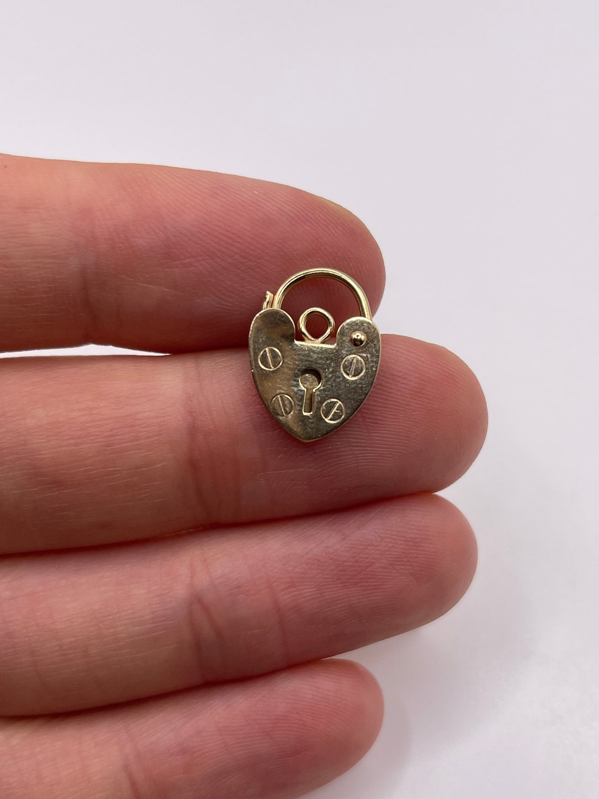 9ct gold padlock 3