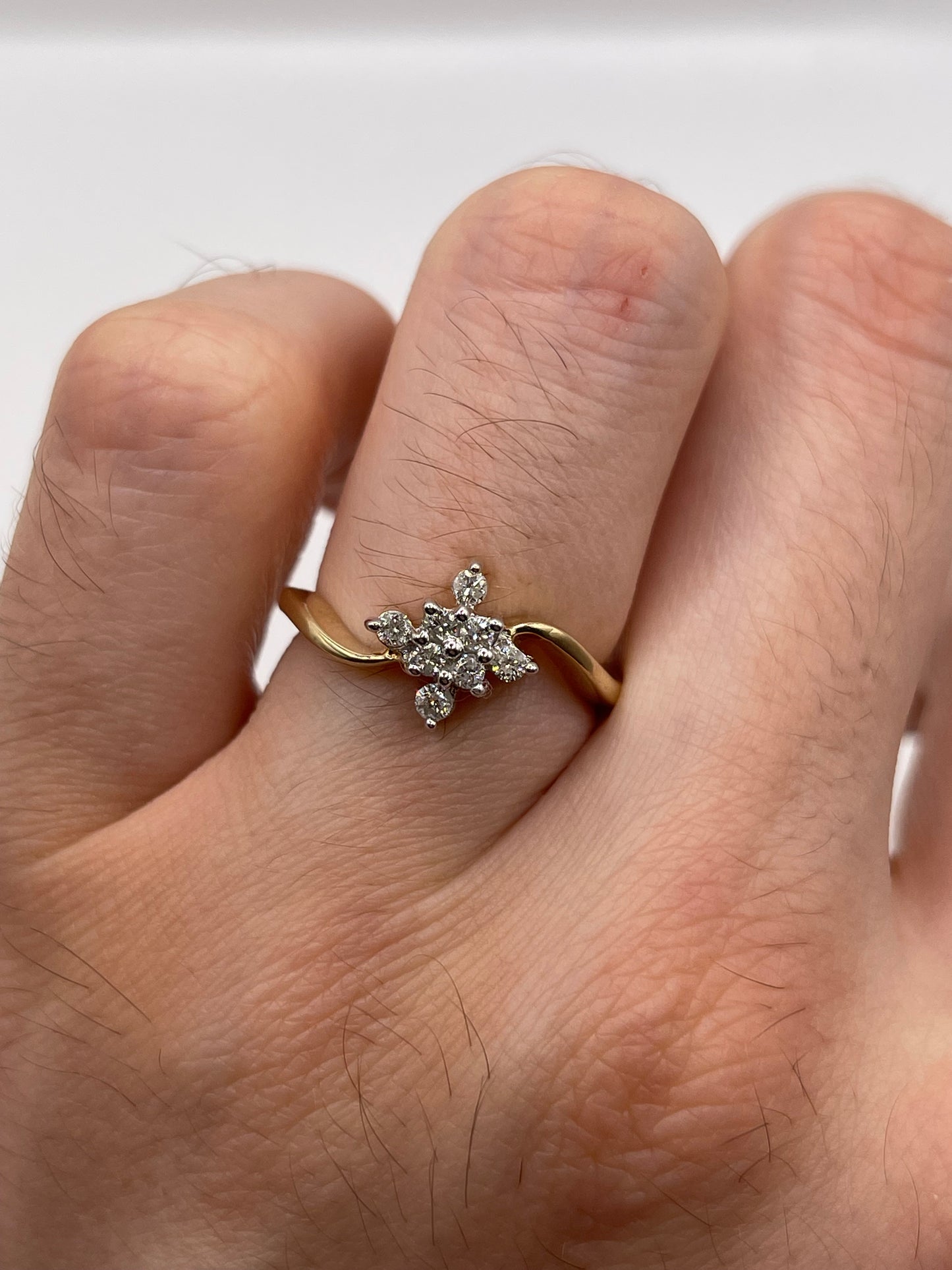 9ct gold diamond cluster ring