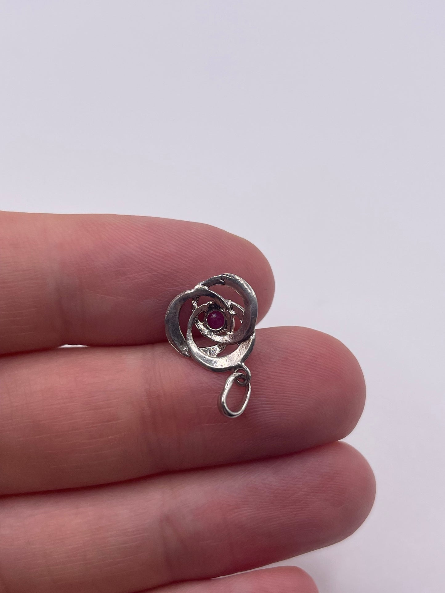 9ct white gold ruby pendant