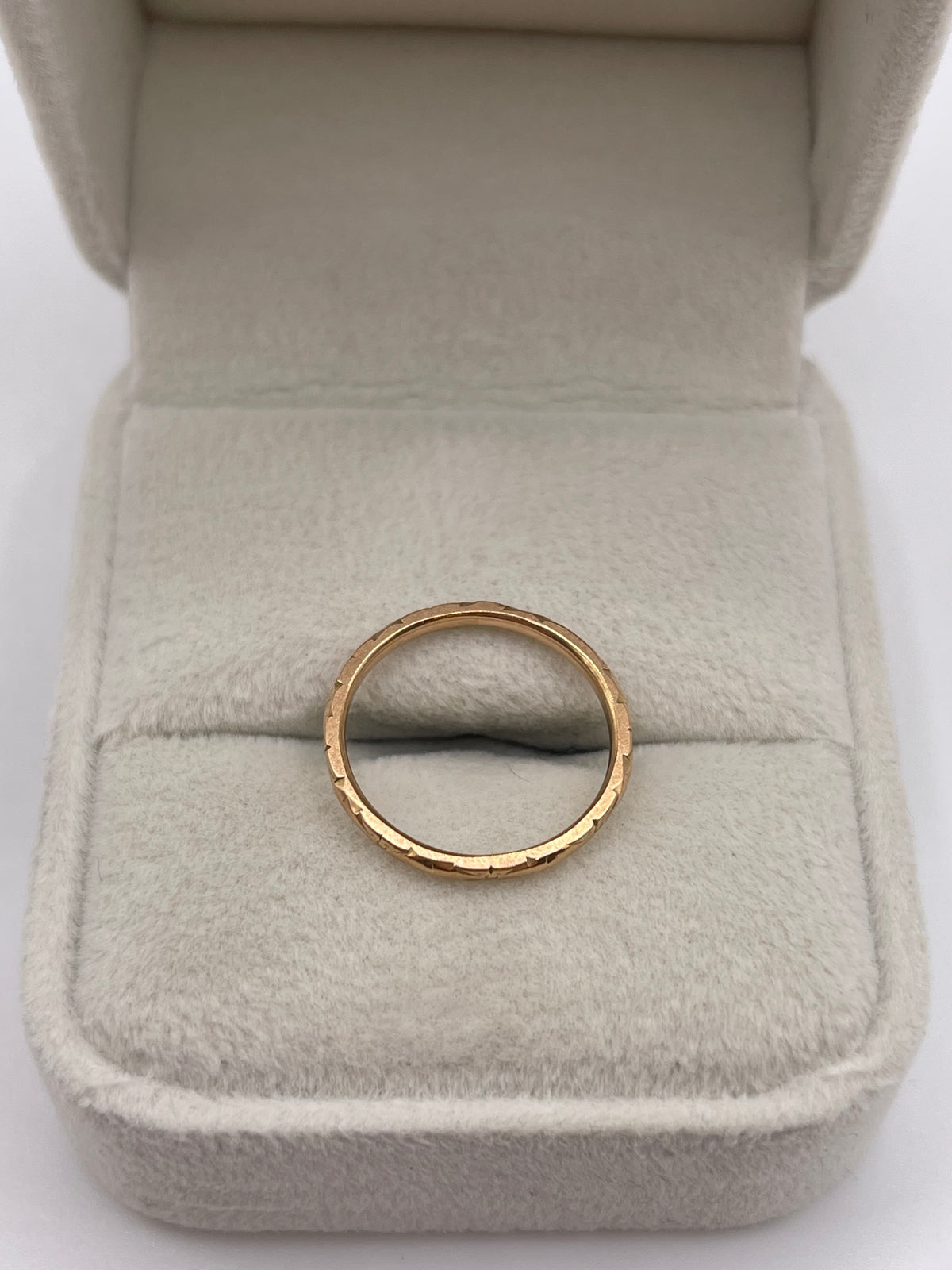 9ct rose gold patterned band