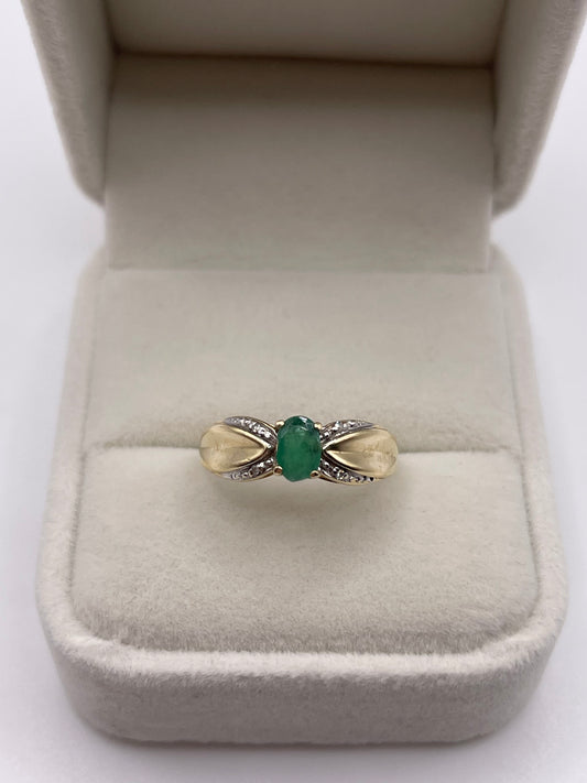9ct gold emerald and diamond ring
