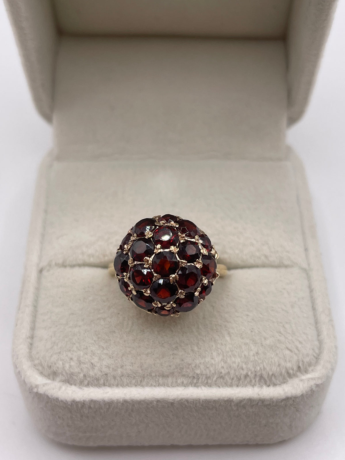 9ct gold garnet cluster ring
