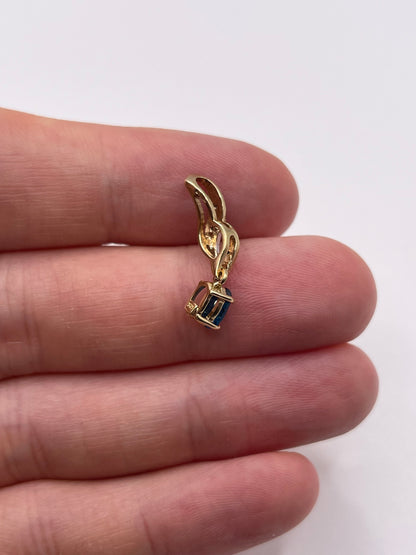 9ct gold apatite and diamond pendant