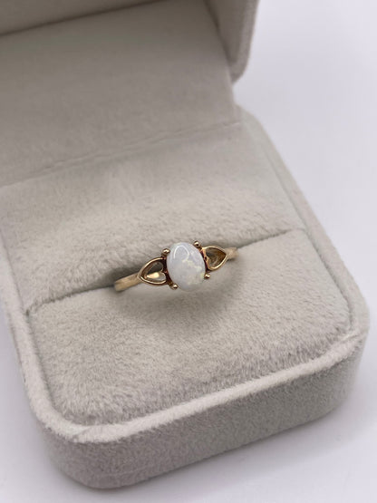 9ct gold opal ring