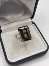 Load image into Gallery viewer, Silver Smokey quartz ring
