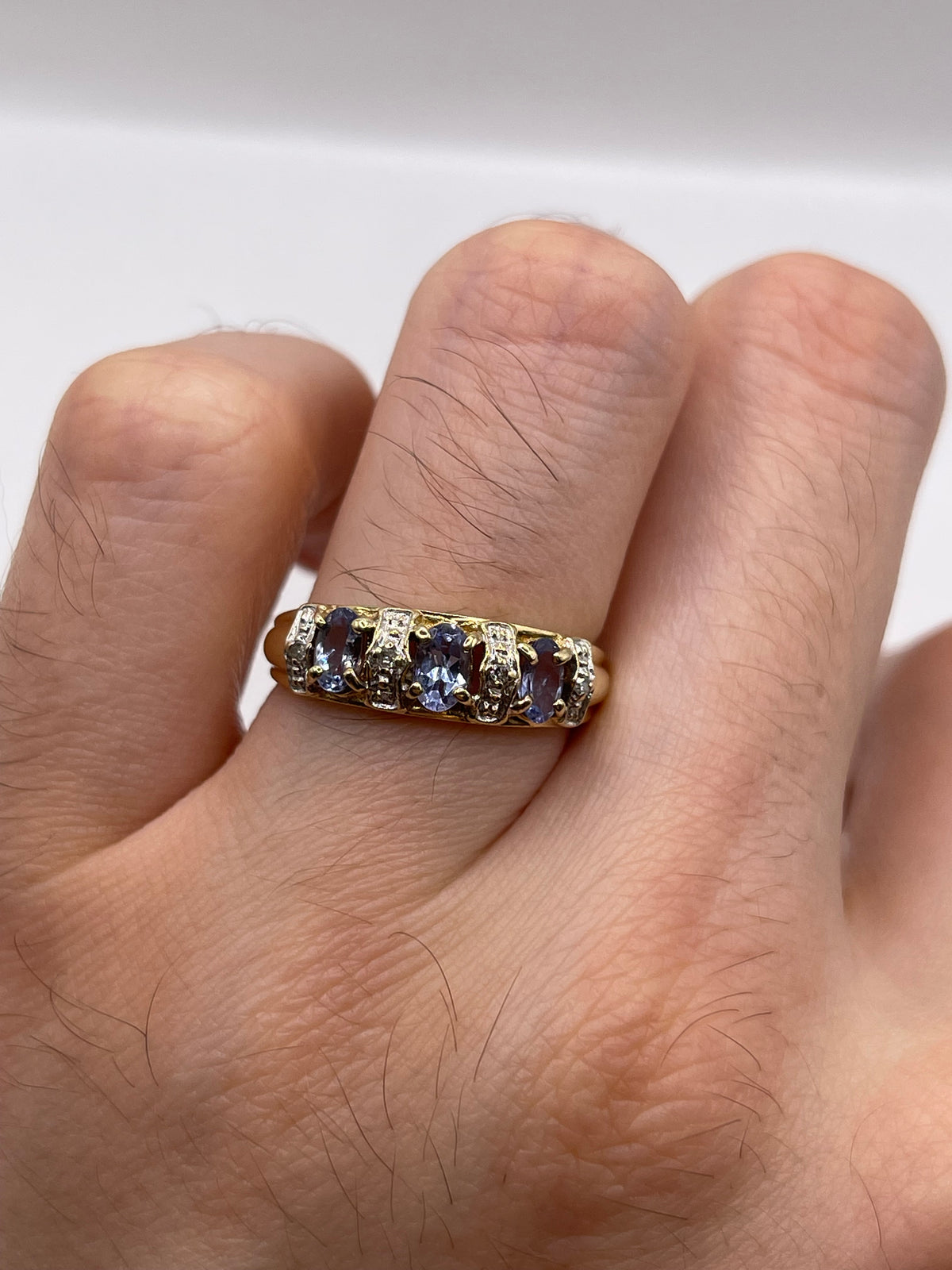 9ct gold tanzanite and diamond ring
