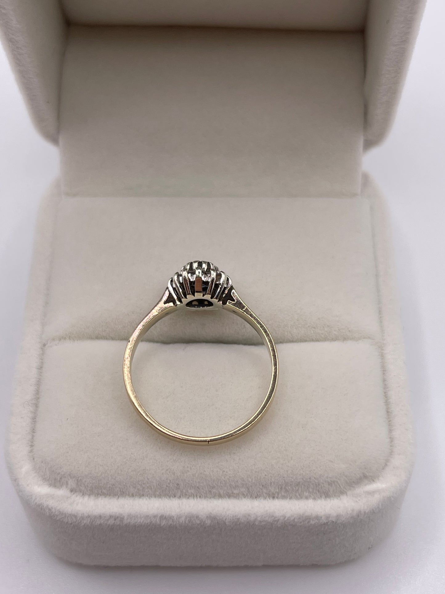 9ct gold sapphire and diamond ring