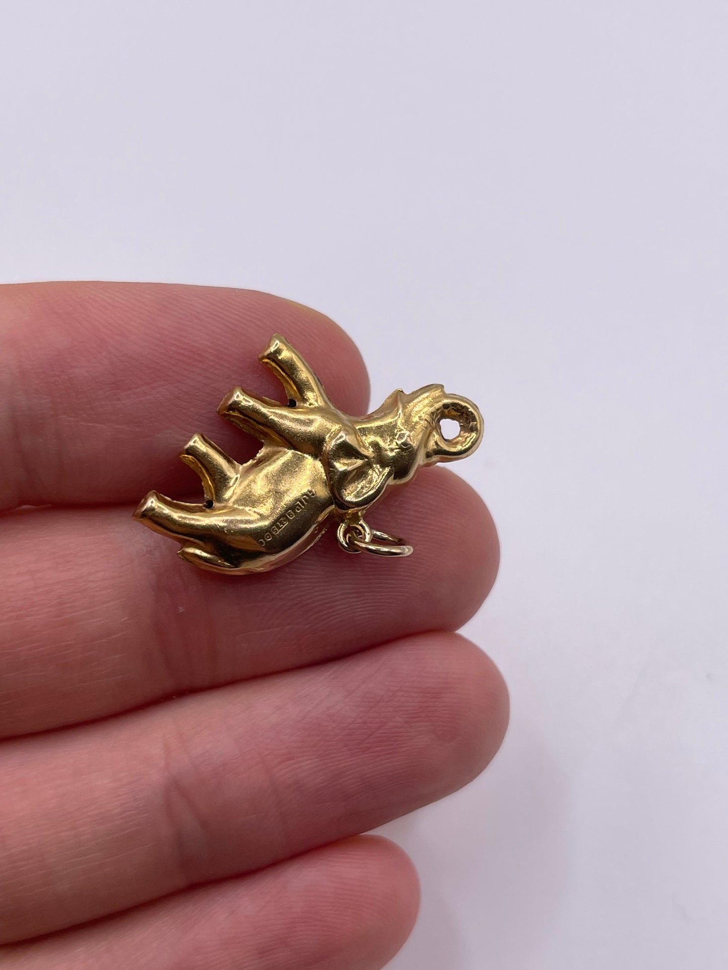 9ct gold elephant charm