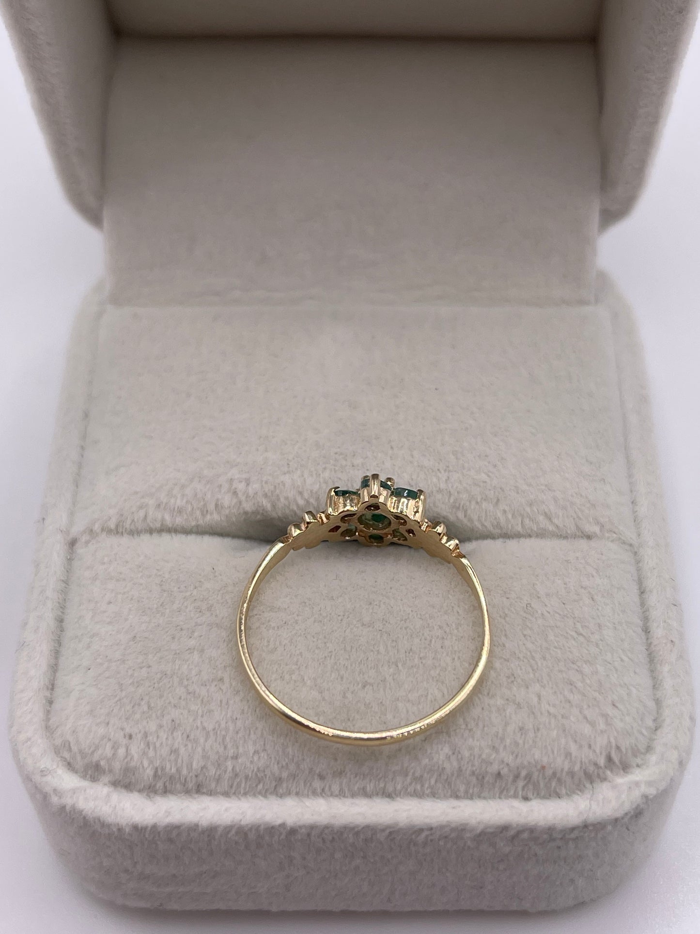 9ct gold emerald cluster ring