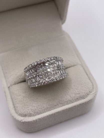 18ct white gold diamond cluster ring