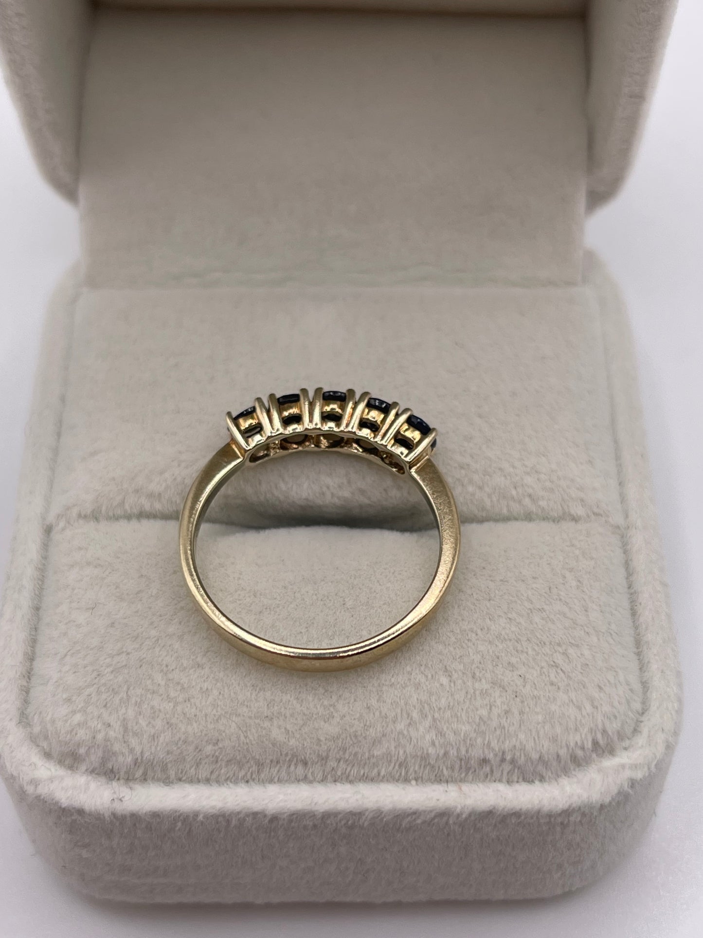 9ct gold sapphire ring