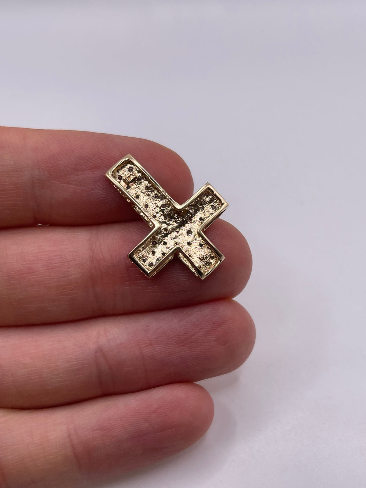 9ct gold diamond cluster cross pendant