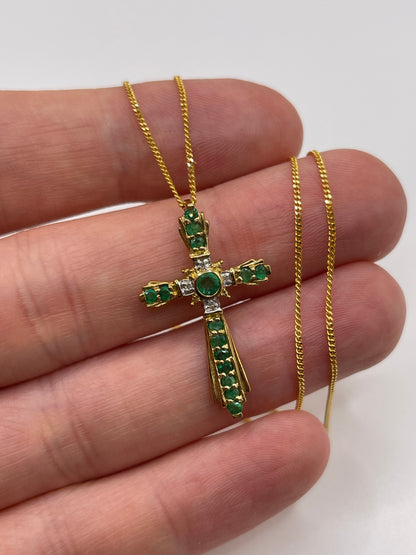 9ct gold emerald and diamond necklace