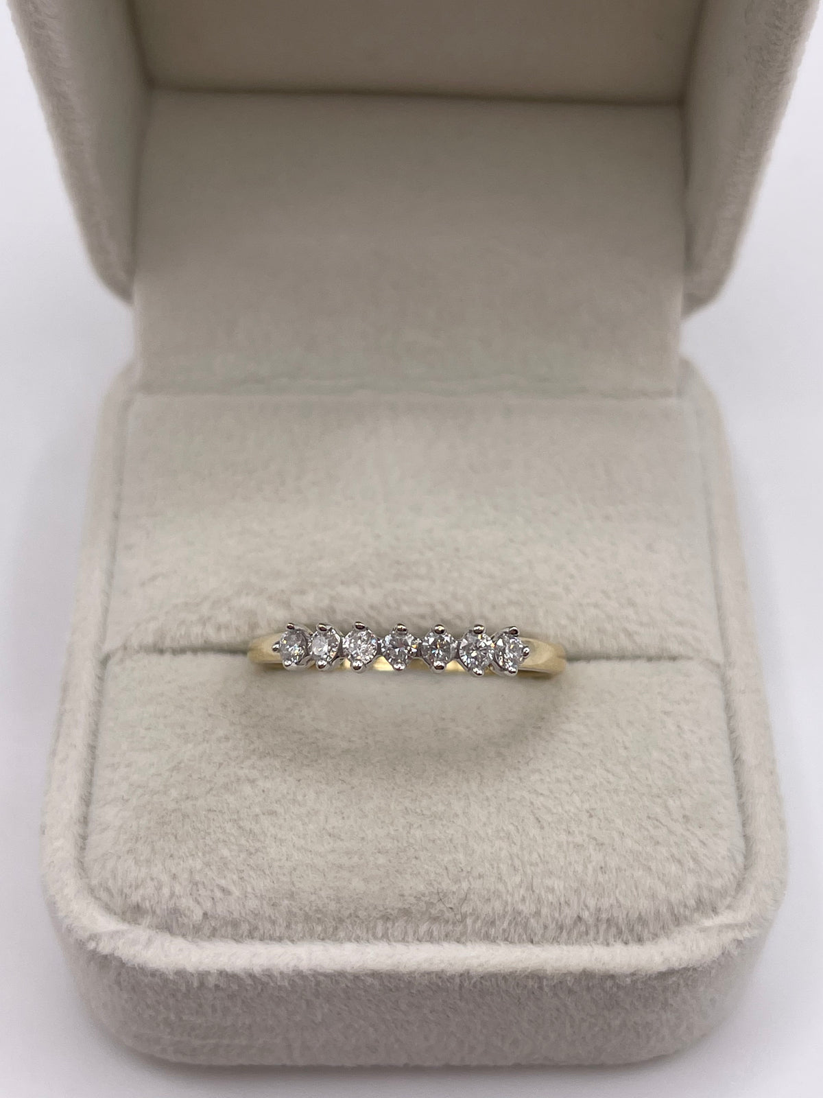 9ct gold diamond ring