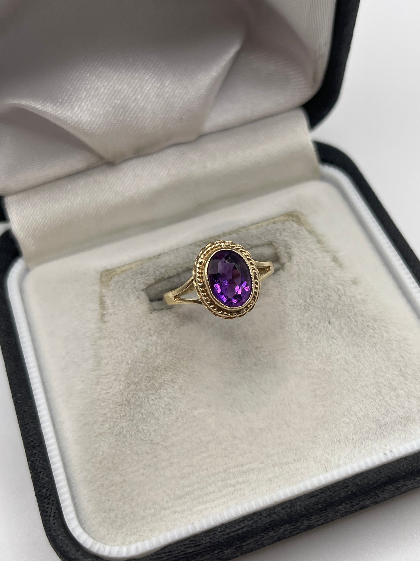 9ct gold amethyst ring