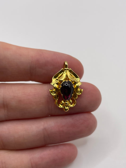 Antique 15ct gold garnet pendant