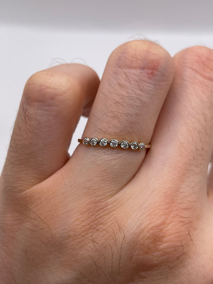 9ct gold cz ring