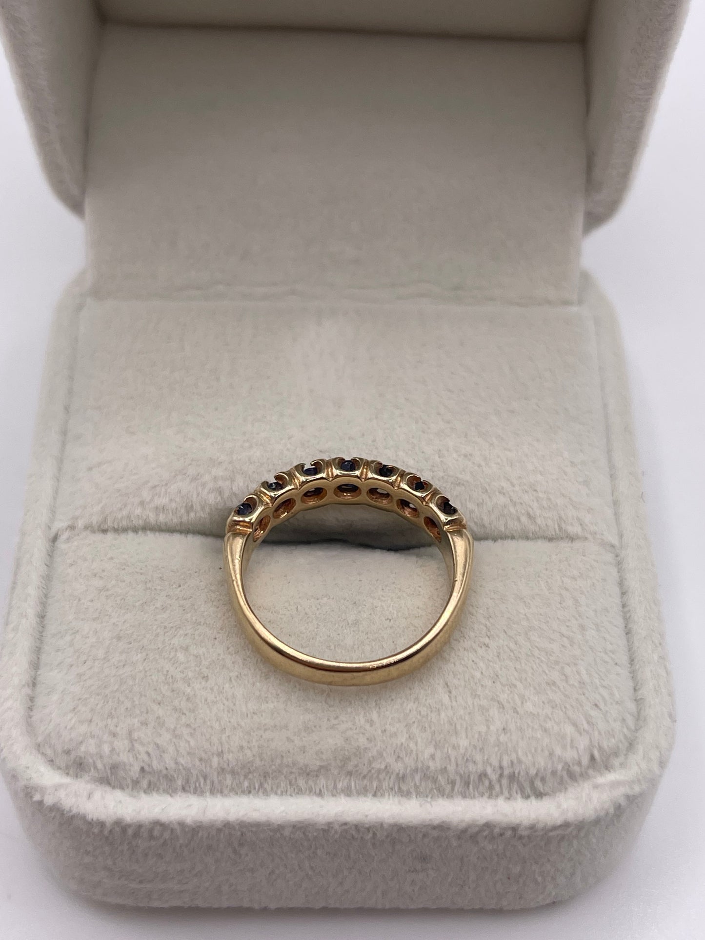9ct gold sapphire ring