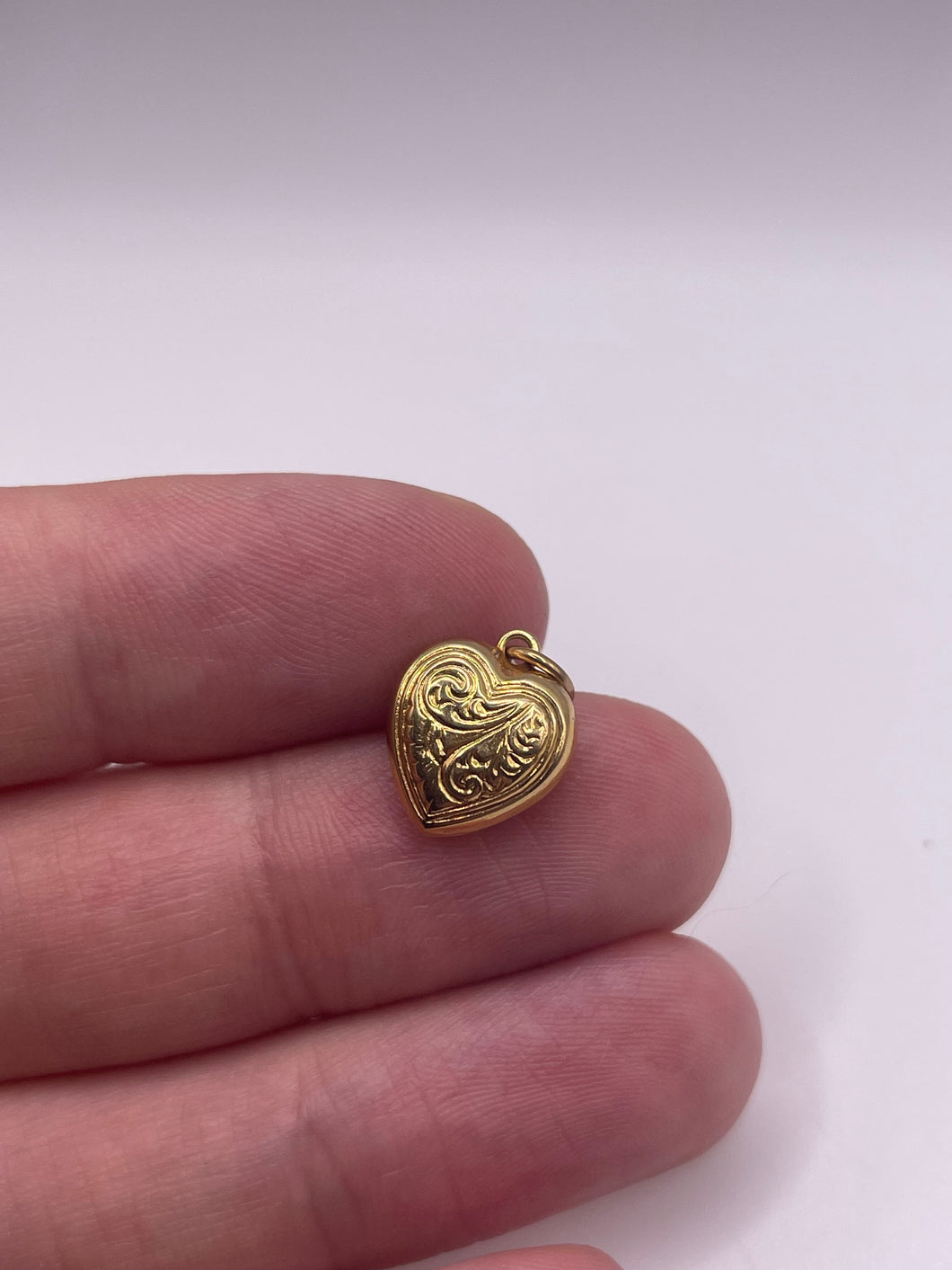 9ct engraved heart charm