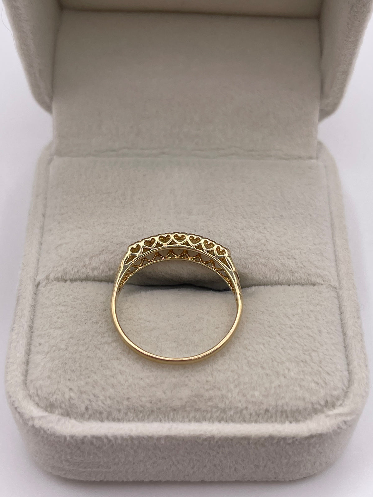9ct gold emerald and diamond ring