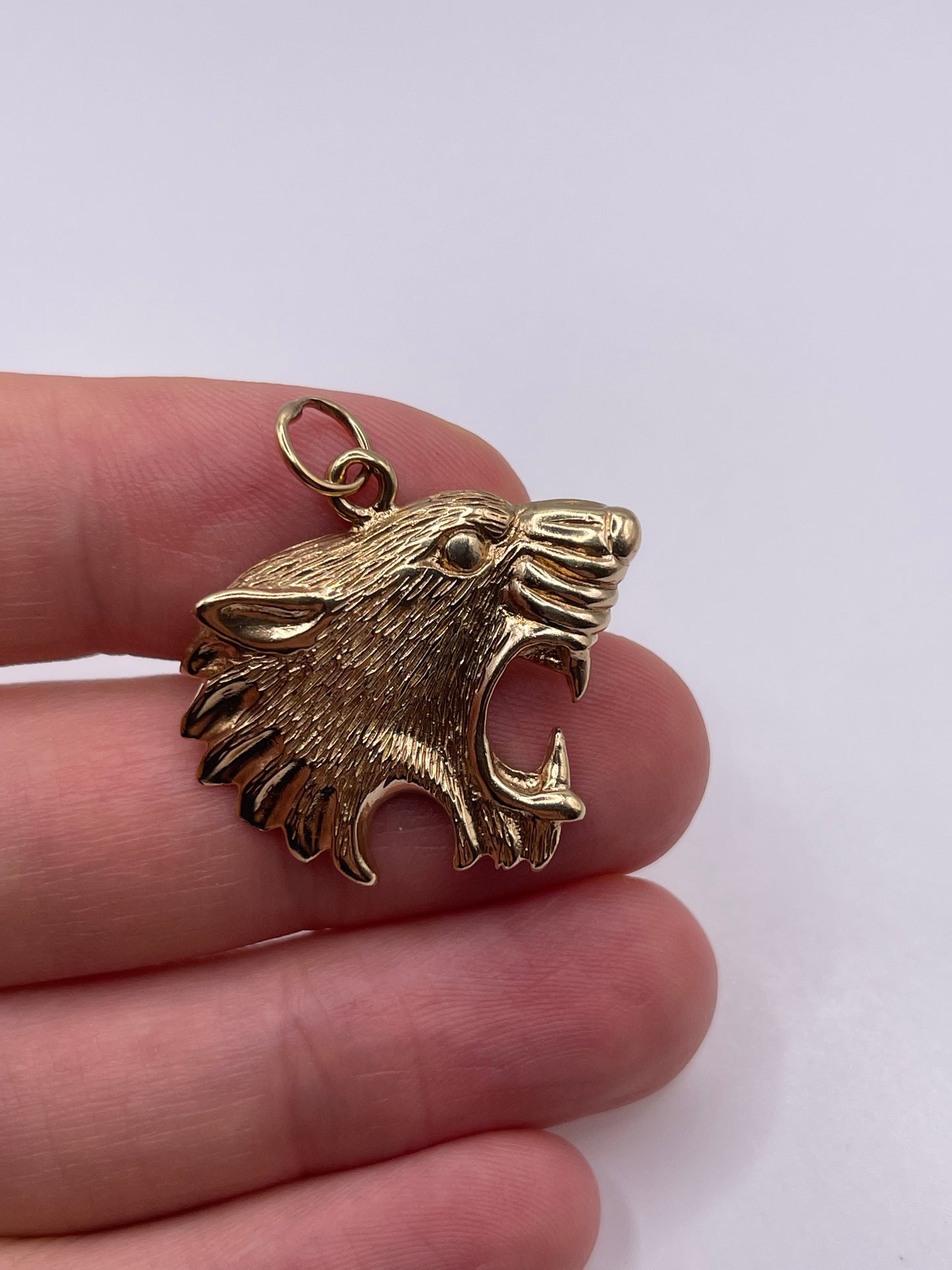 9ct gold tiger pendant