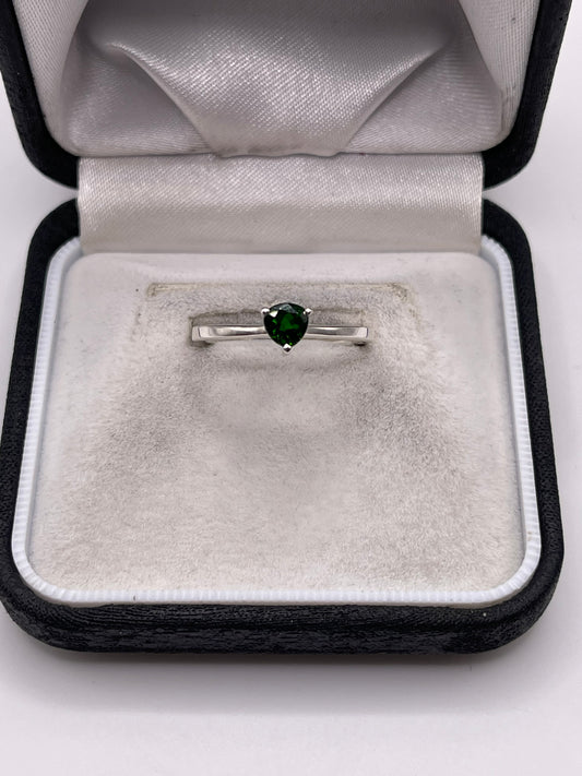 Silver diopside ring