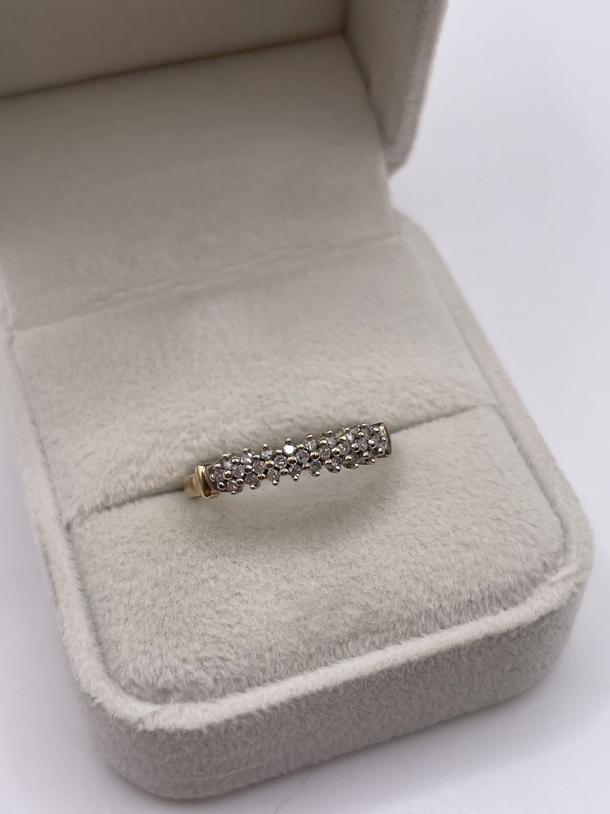 9ct gold diamond cluster ring