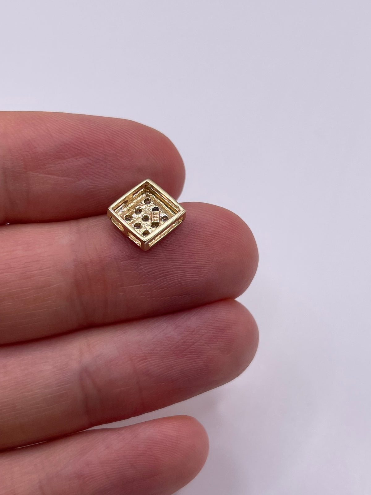9ct gold diamond cluster pendant