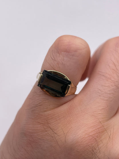 8ct gold synthetic spinel ring