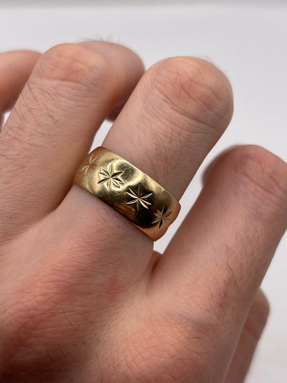 9ct gold patterned band