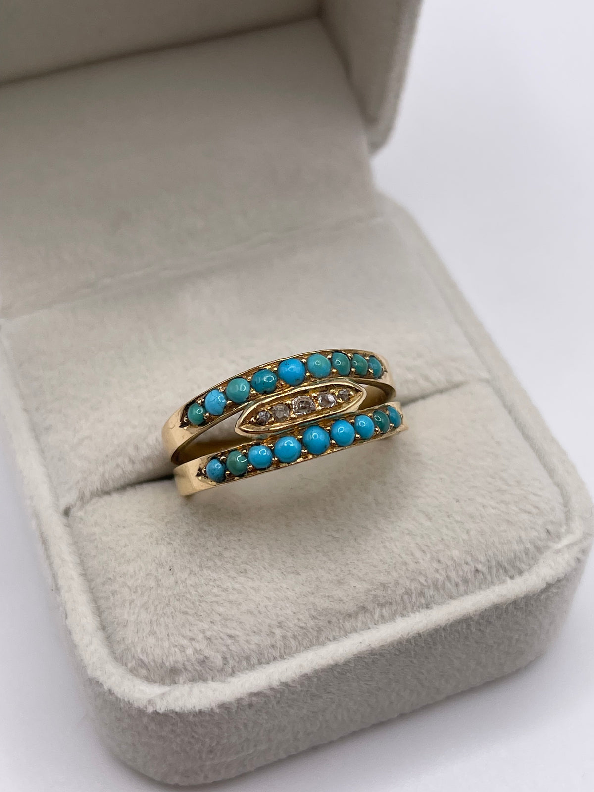 18ct gold turquoise and diamond ring