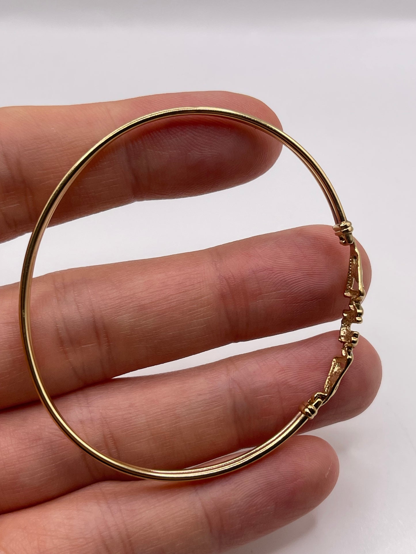 9ct gold mum bangle
