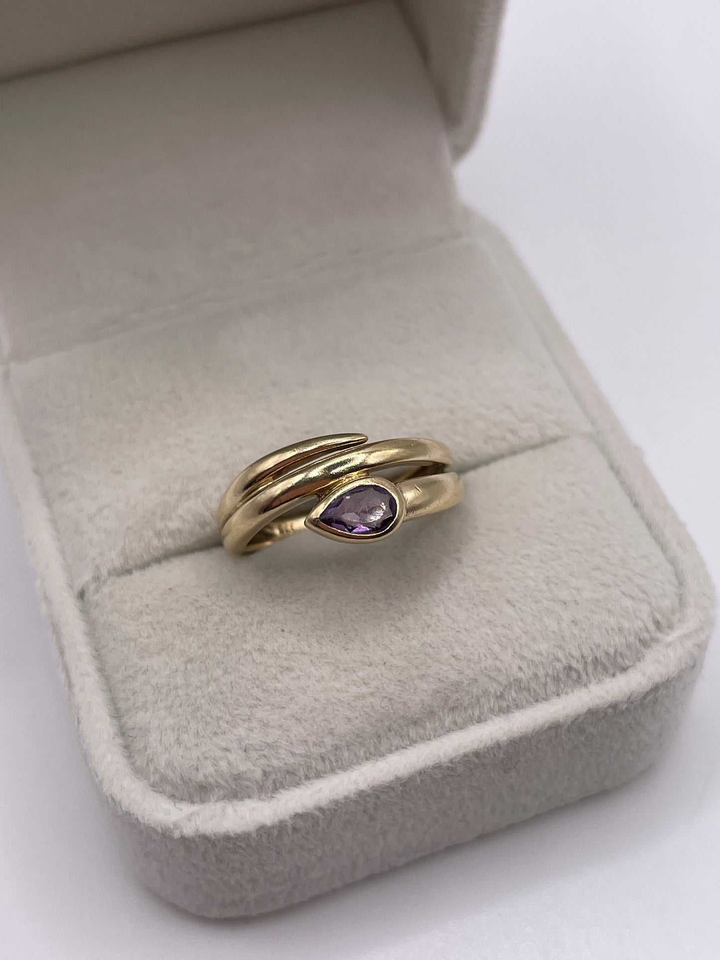 9ct gold amethyst ring