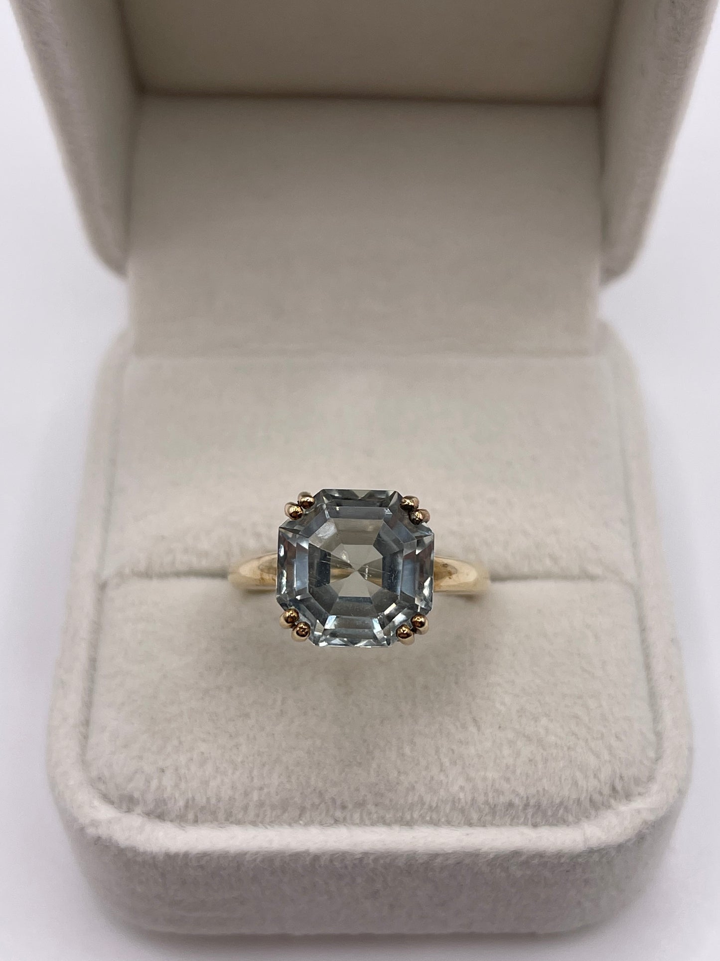 9ct gold green amethyst ring