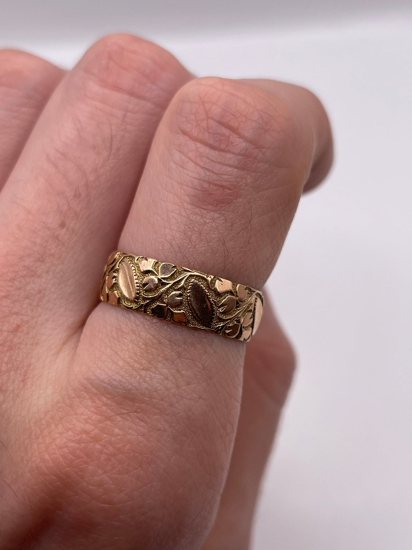 Antique 9ct rose gold band