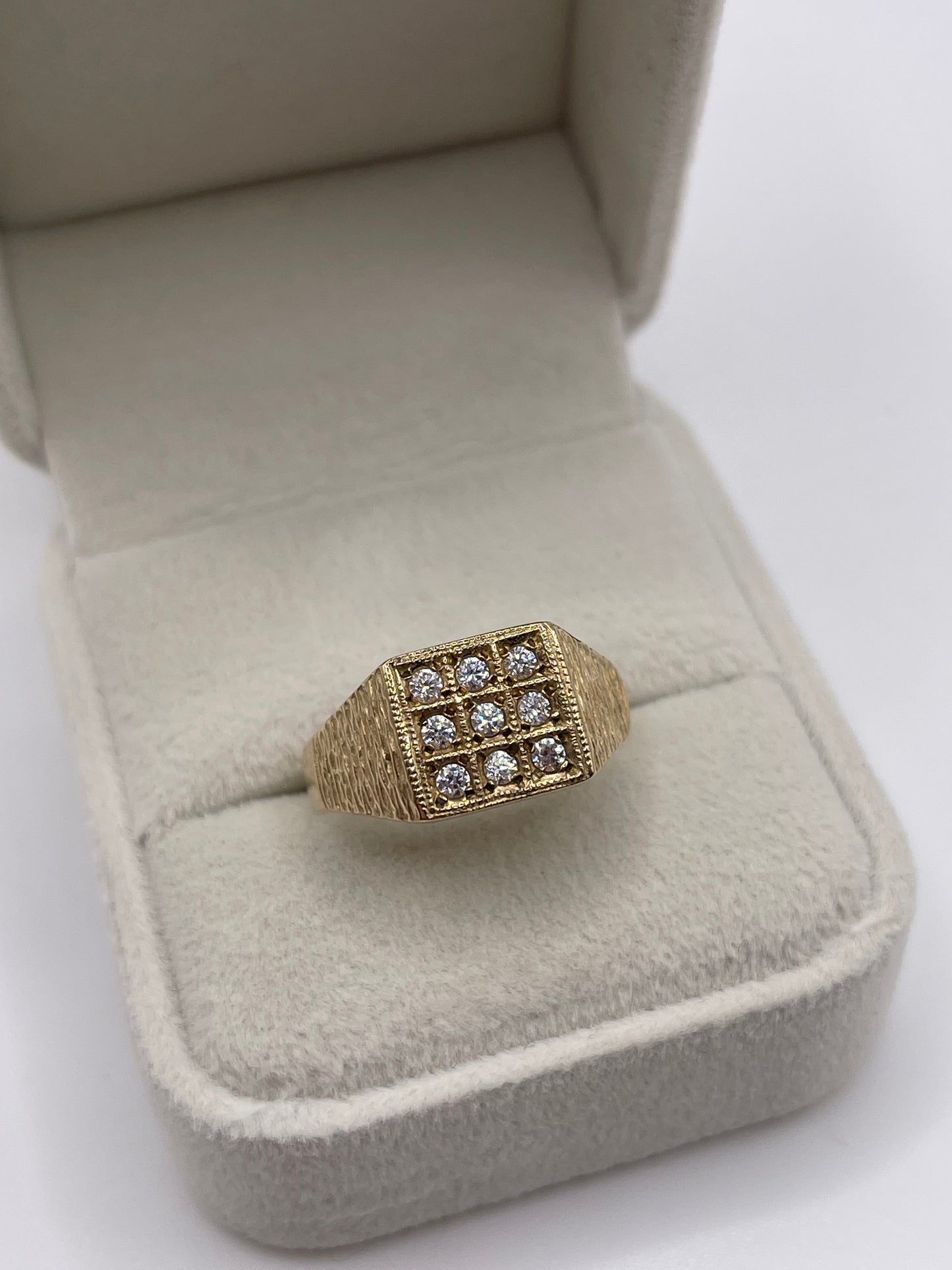 9ct gold cz signet ring